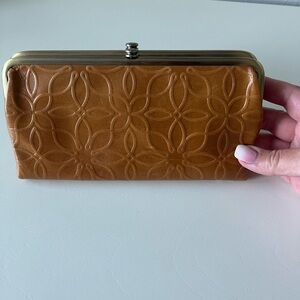 Gorgeous HOBO Brand Lauren Clutch Wallet! 💫